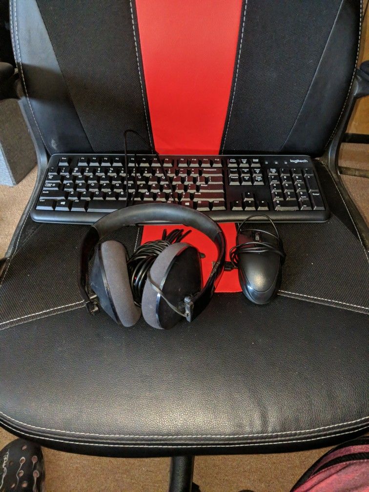 COMPUTER KEYBOARD COMPUTER MOUSE AND A HEADSET