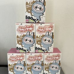 Macaron Labubus 