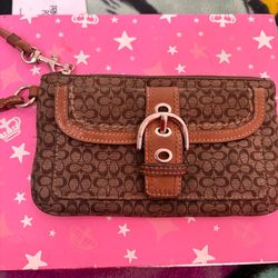 2000s coach wristlet