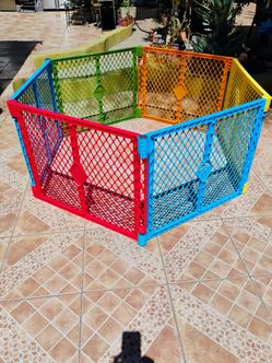 Kids playpen