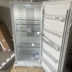 Frigidaire 20 Cu. Ft. Single-Door Refrigerator 33-Inch Wide in White - FRAE2024AW