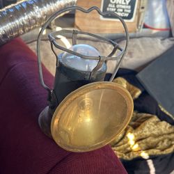 Vintage Delta power lite lantern