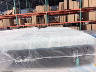 Twin xl mattress Tempurpedic ProAdapt medium hybrid 2.0