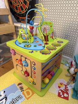 Hape Country Critters Play Cube| Wooden Learning Puzzle Toy for Toddlers, 5-Sided Activity Centre with Animal Friends, Shapes, Mazes, Wooden Balls, Sh