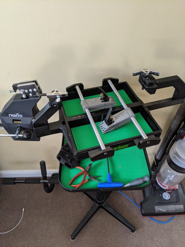 Prince Neos 1000 tennis stringing machine
