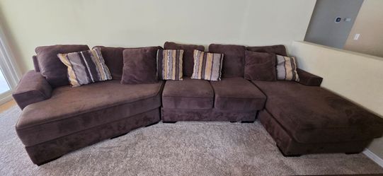 Mor Furniture Oversized Sectional
