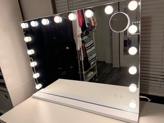 Vanity mirror