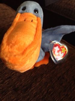 Fourth to fifth generation beanie baby "Scoop"