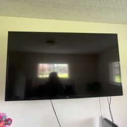 2 Smart TVs 