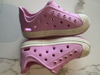 Pair of Toddler Kids Children Baby Shoes Crocs water shoe boat shoe size 6 pink  