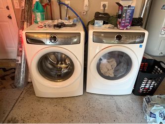 Kitchen appliances and washer with dryer