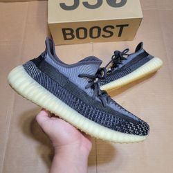 Size 9 - adidas Yeezy Boost 350 V2 Low Carbon