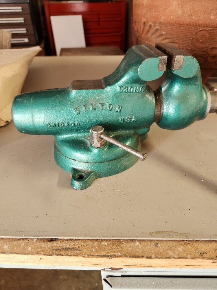 Vintage Cast Iron Wilton Vise
