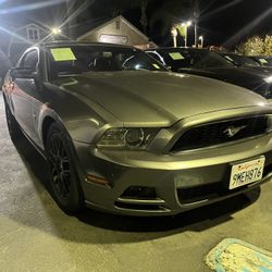 2013 Ford Mustang 6 speed Manual 