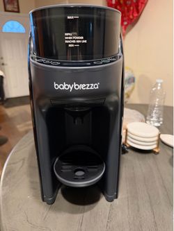 Baby Breeza Formula Dispenser