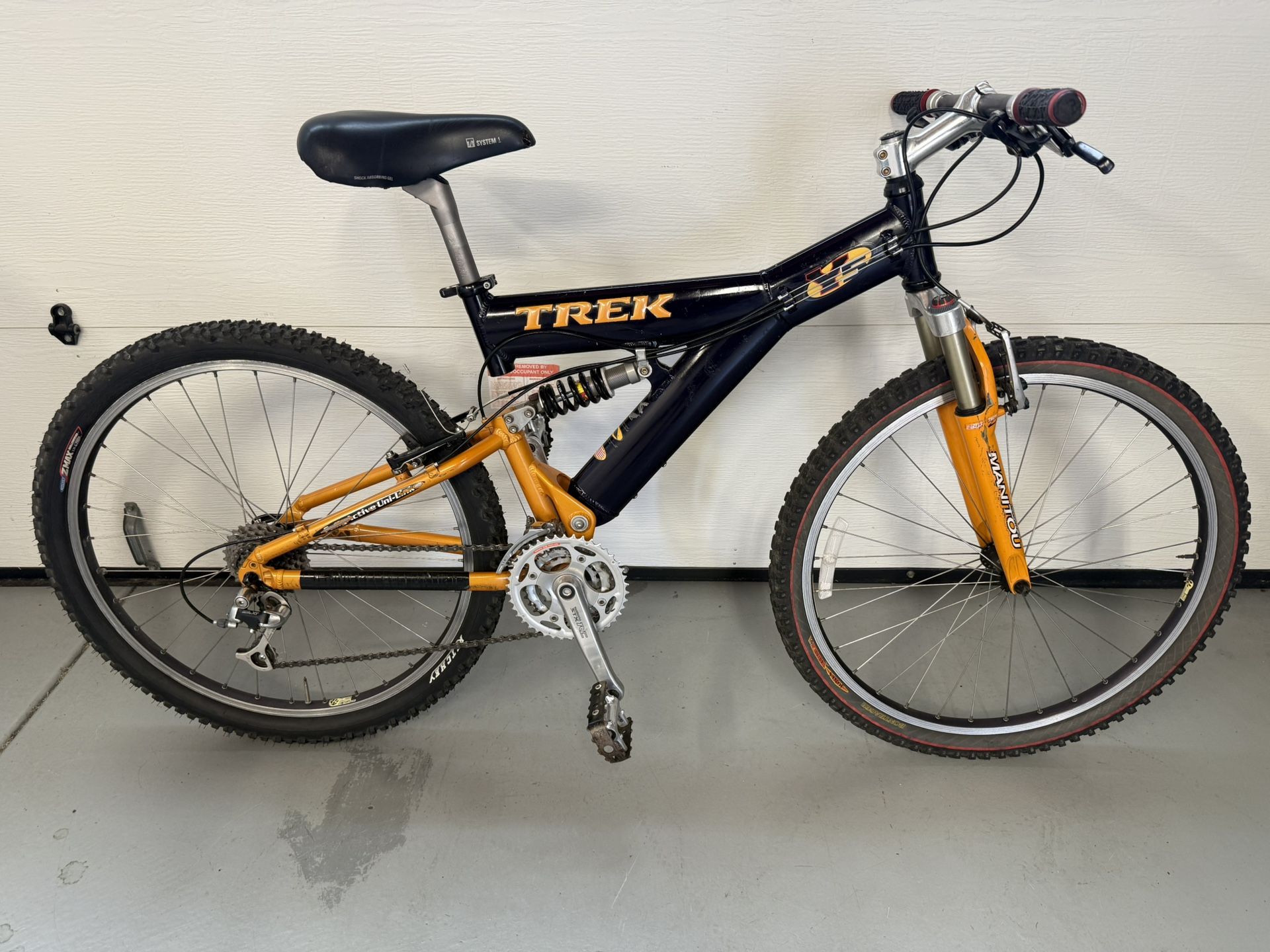 Trek Y5 24 Speed Lightweight Mountain Bike (Excellent Condition)