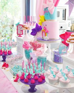JoJo Siwa birthday table