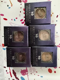 URBAN DECAY EYESHADOWs