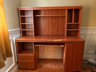 Computer desk