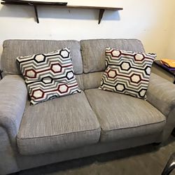 Great Condition Gray Love Seat With Pillows
