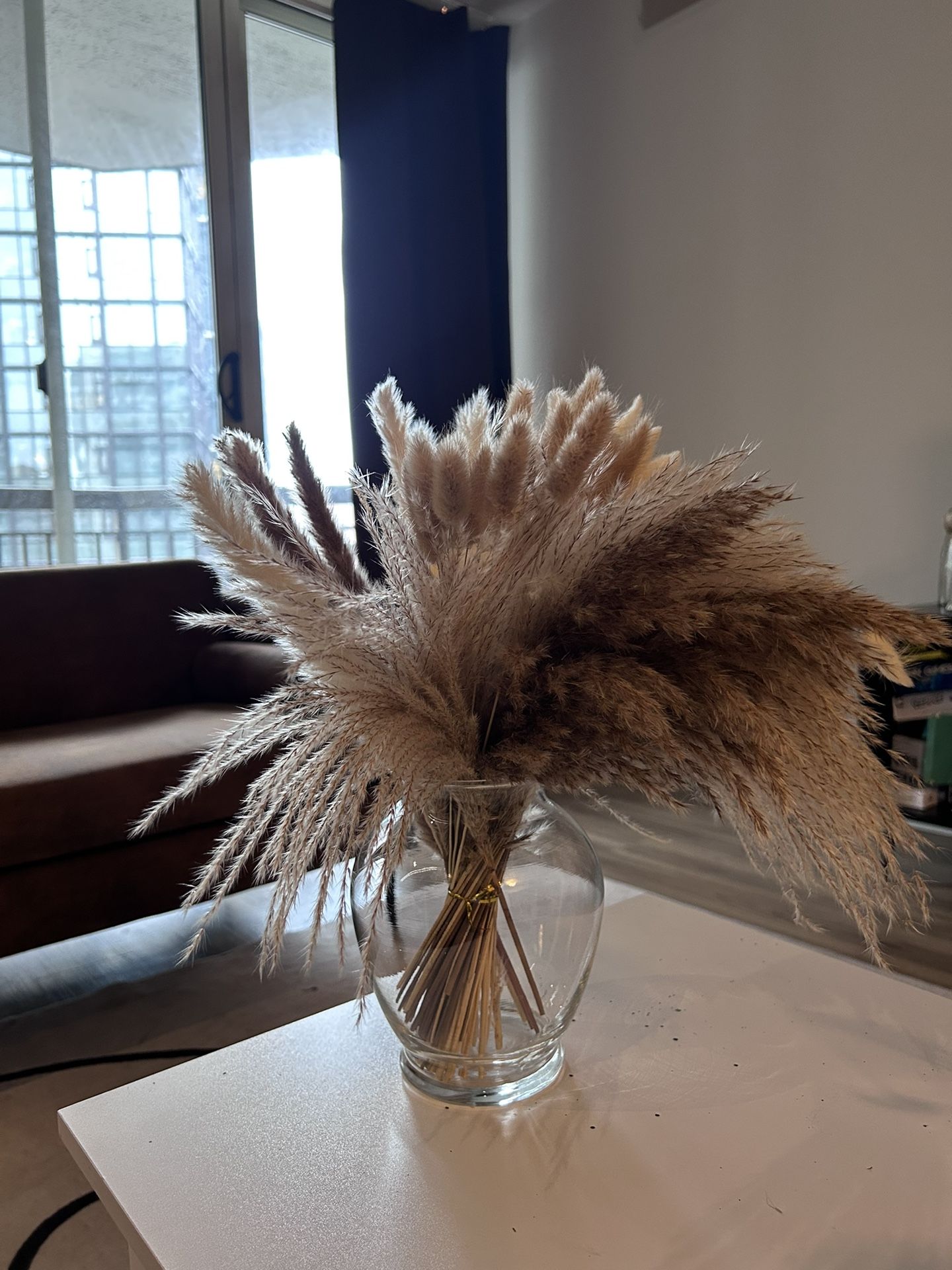Sweetheart Glass Vase with Brown Faux Pampas Stems – Browns/Neutral Accent