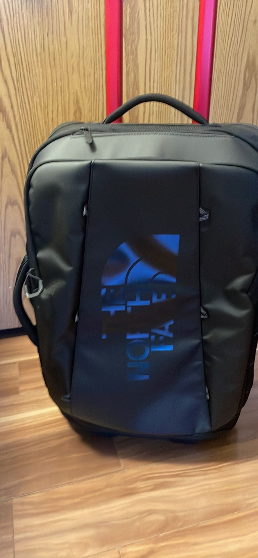 The North Face Black Base Camp Rolling Thunder 22” Luggage Bag BRAND NEW!