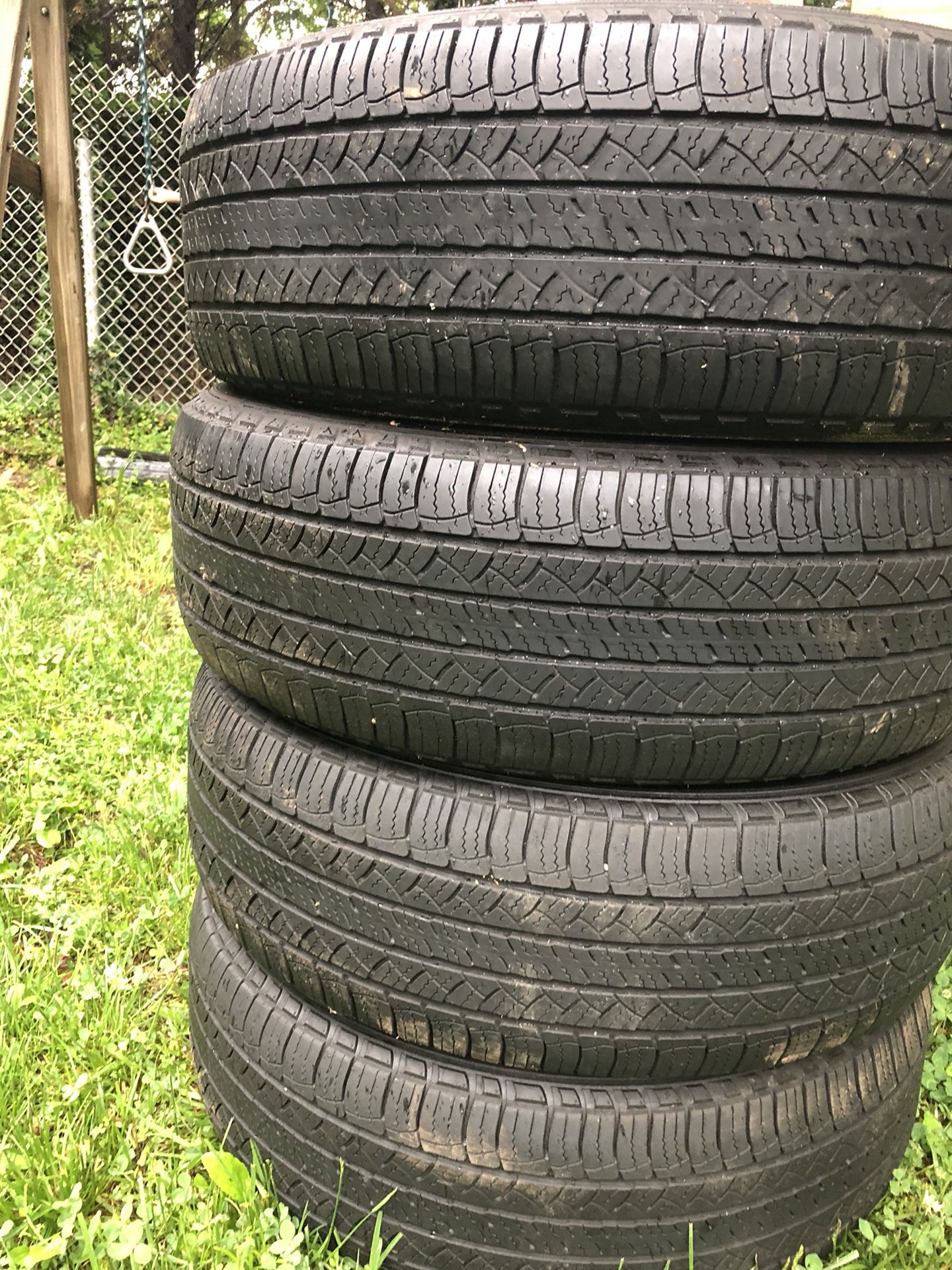 4 good use tires Michelin 235/65/18