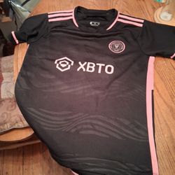 JERSEY LIKE NEW $10 PICK UP IN SUN VALLEY 