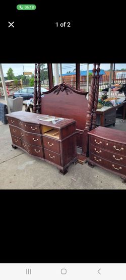 Thomasville king bedroom set  missing drawer