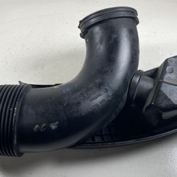 BMW 650i 550i TOP AIR INTAKE DUCT COVER