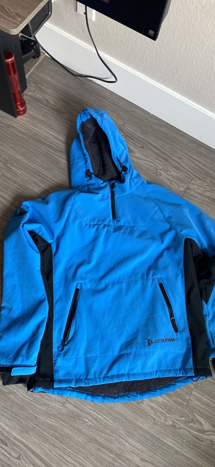 Blackfish Mens Medium Waterproof Fluffy Fleece Lined Jacket