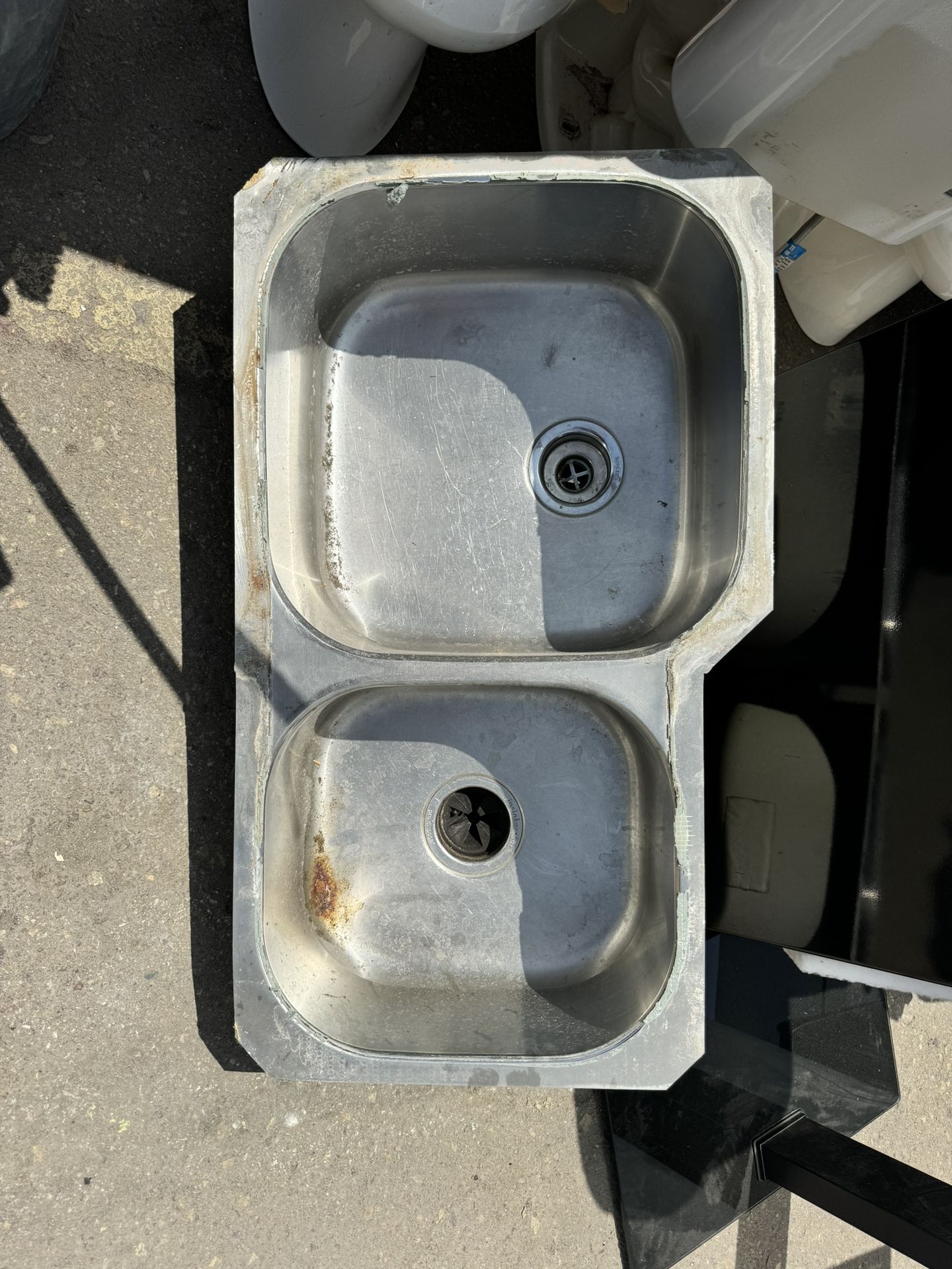 2 Stainless Steel Stand Alone Sinks