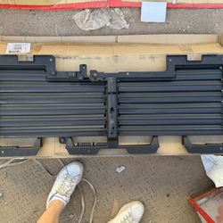 15-20 Chevy Suburban Tahoe Escalade Shutter