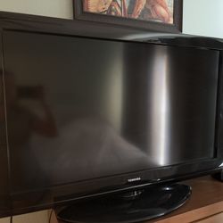 Toshiba 40” TV 