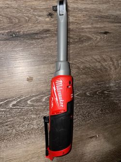 Milwaukee M12 Fuel 3/8 Extended Ratchet