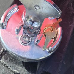 Peterbilt tank caps