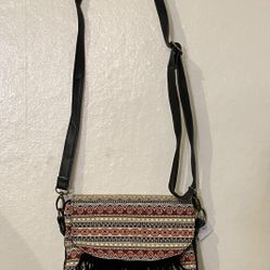 Women’s Crossbody Tapestry Purse W/Fringe, 3 Divider Pockets, Zipper & Button Closure, New With Tags