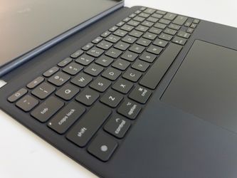 Logitech Combo Touch iPad 13" M4 / M5