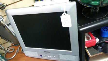 15" Sylvania tv with remote