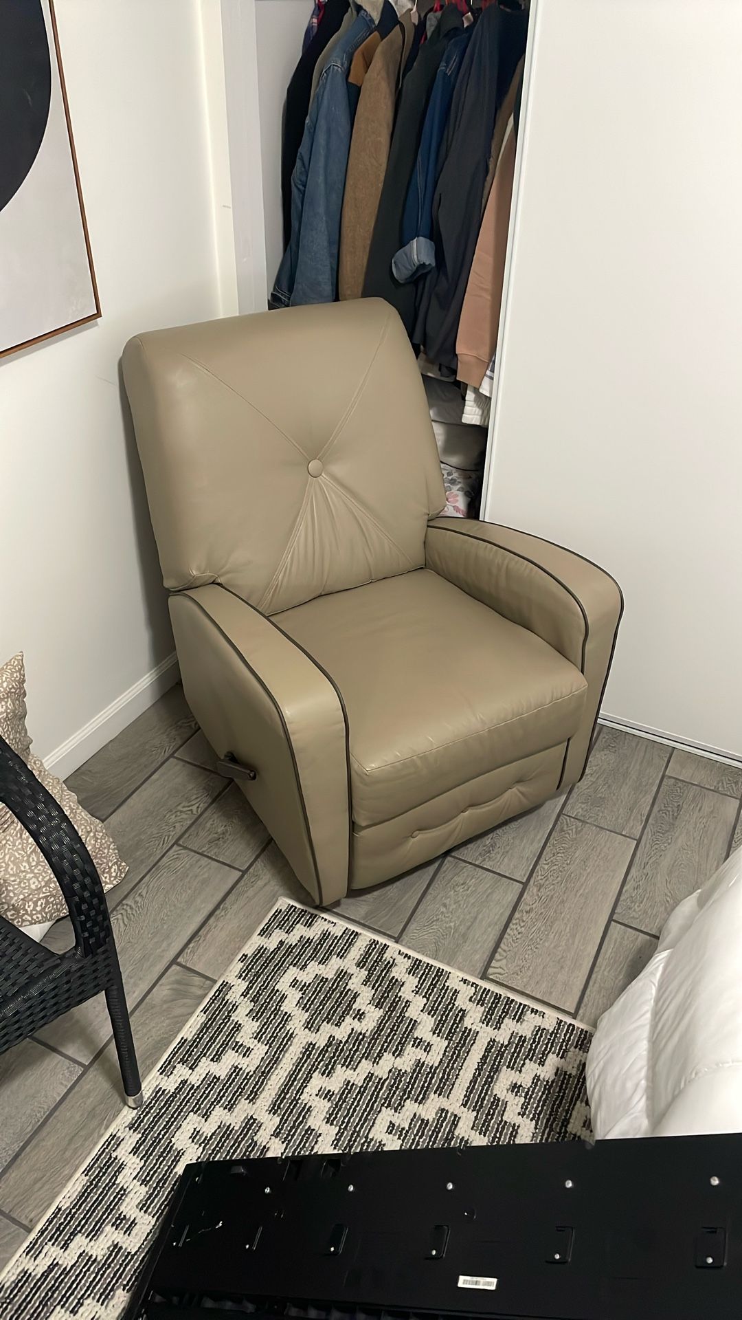Leather Swivel Recliner 