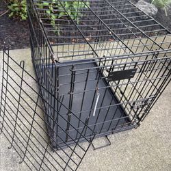 Small 23x20x17” Collapsable Dog Crate with tray in good shape! 