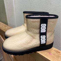 Women’s UGG’s NWOB
