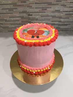 Bad Bunny Cake Topper 6” For 10 People.