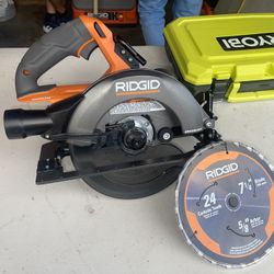 Ridgid 18V Brushless Cordless 7-1/4 In. Circular Saw (Tool Only)