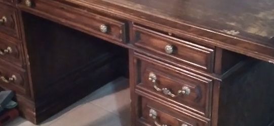 Sligh Desk With Hardwood Top