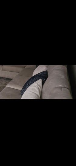 Soft Living Space  Middle couch