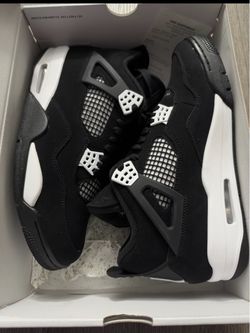 Jordan 4 White Thunder sz 11 M $350 cash only