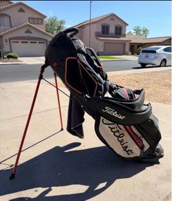 TITLE LIST GOLF BAG (clubs not included)
