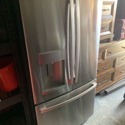 Refrigerator General Electric Like New Only Used About One Year No Need For It. I Live In A Fifth Wheel Trailer Now. Paid $2300 New. 