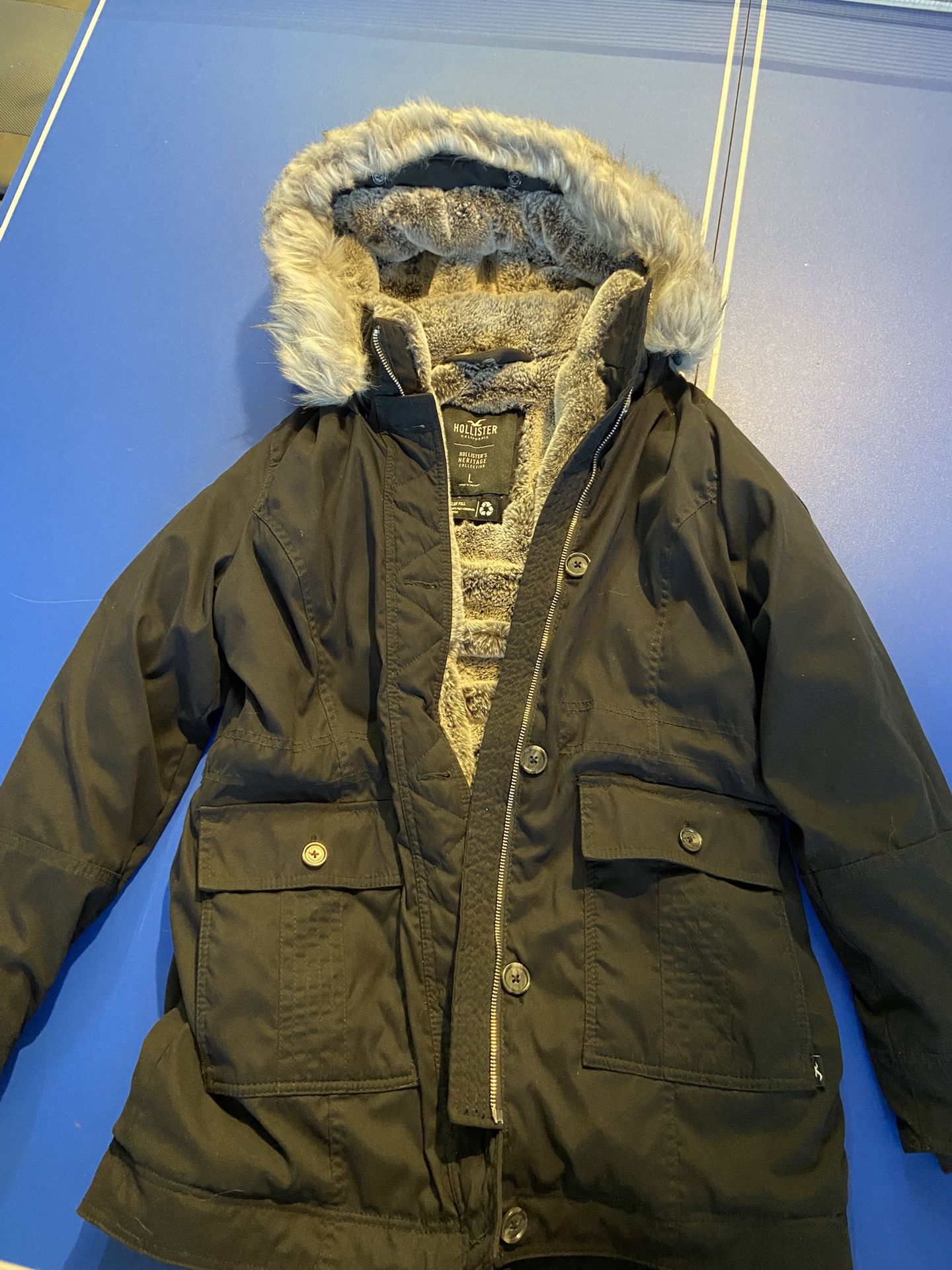 Hollister black Women Faux Fur lined Cozy Parka Jacket With Fur Trimmed Hood, size Large